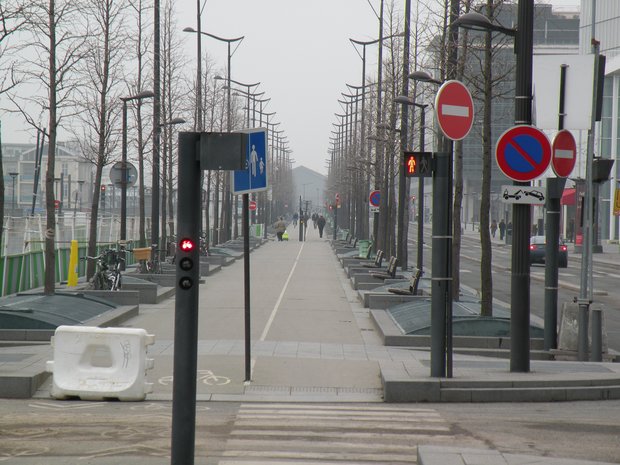  piste cyclable, Av de France